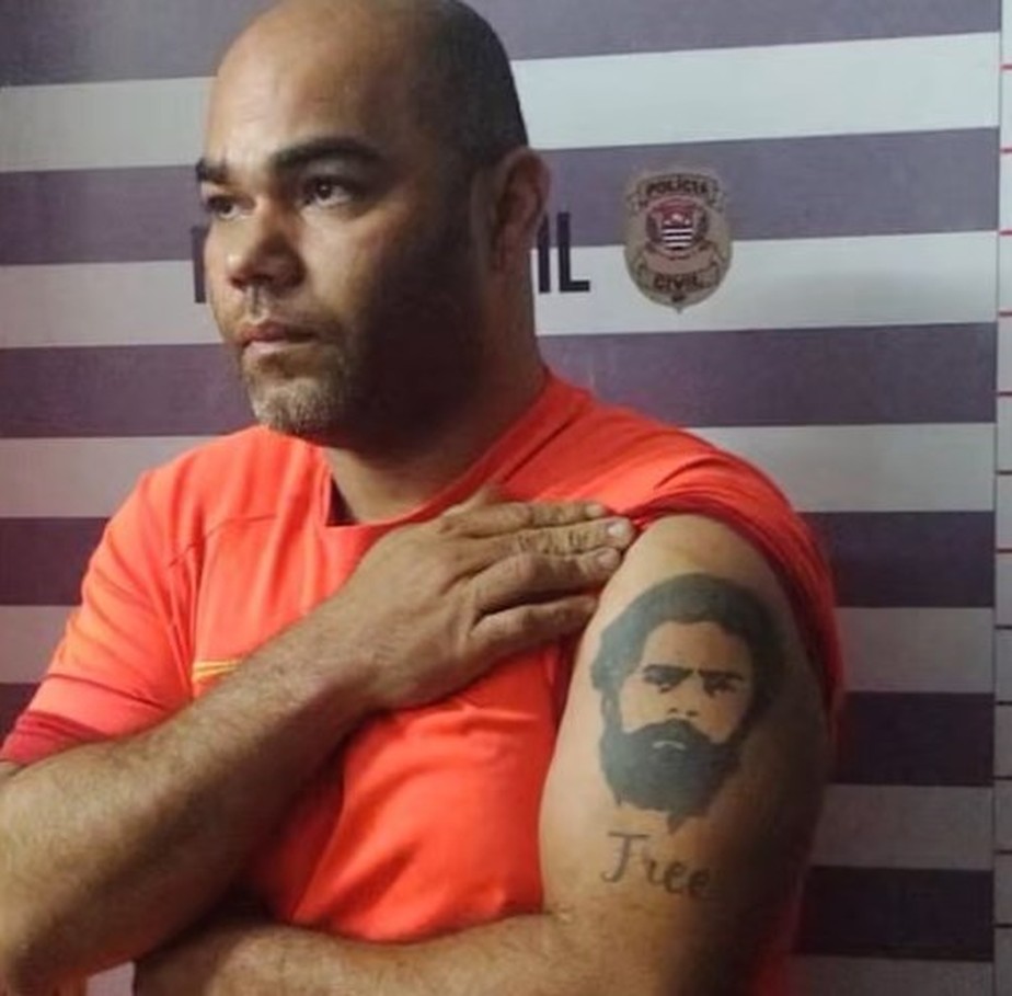 Ezequiel Lemos Ramos tem tatuagem de Lula no braço, sobre a palavra 'free' (liberdade em inglês)