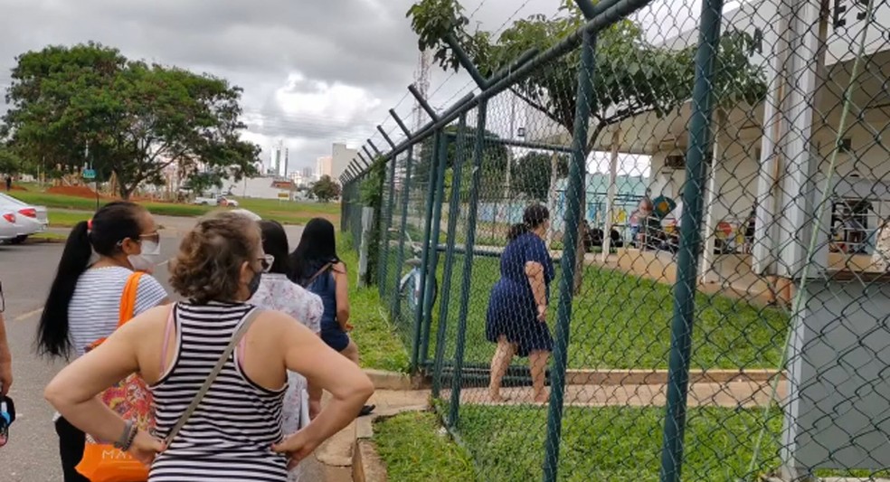 Fila em UBS do Distrito Federal — Foto: Arquivo pessoal