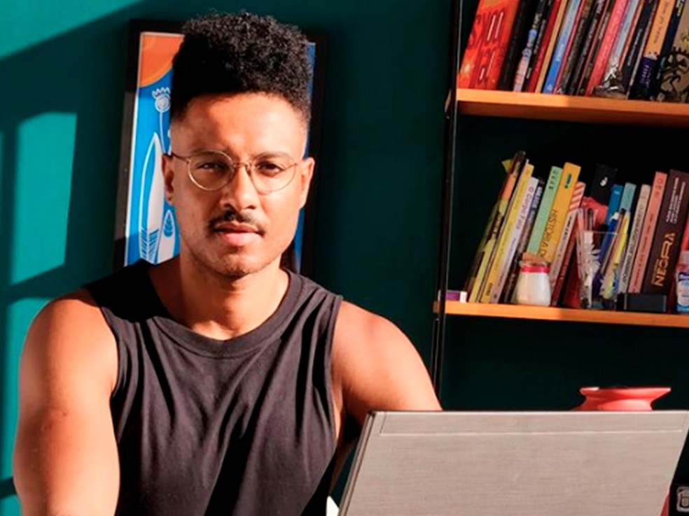 Orlando Caldeira é Anthony Verão em Vai na Fé — Foto: Reprodução