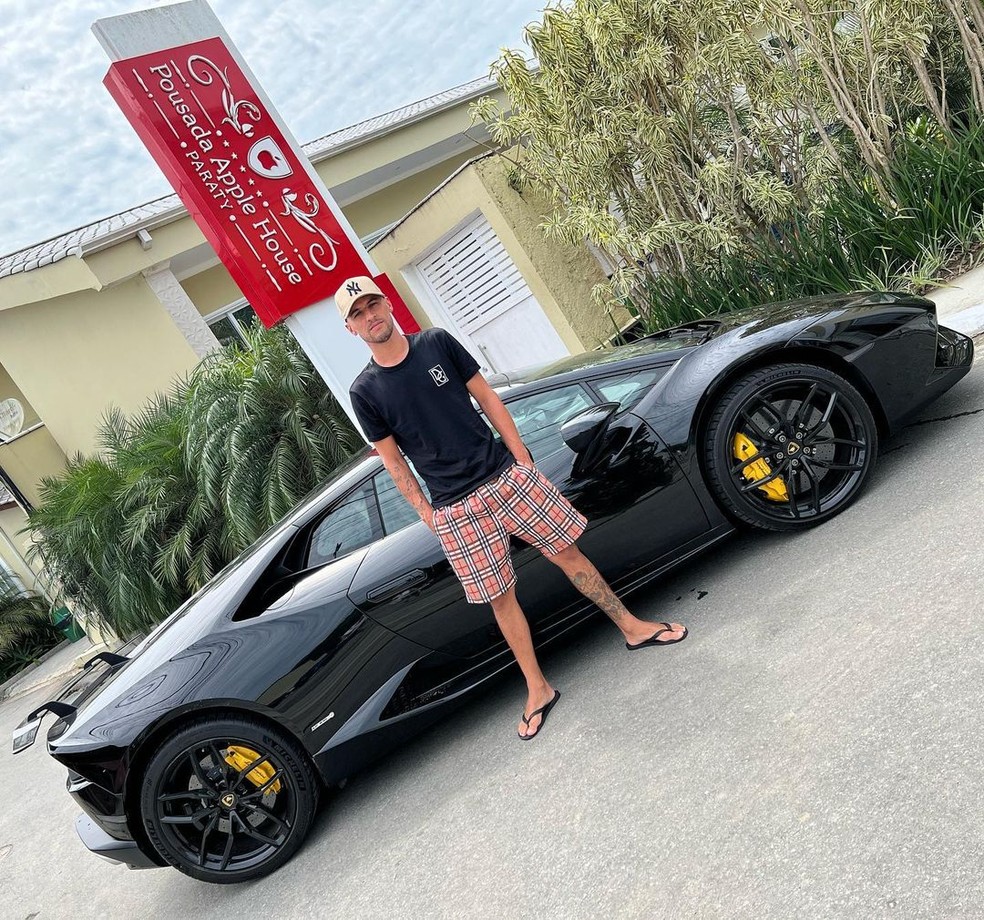 Wesley Alemão exibe carro de luxo em suas redes sociais — Foto: Reprodução/Instagram