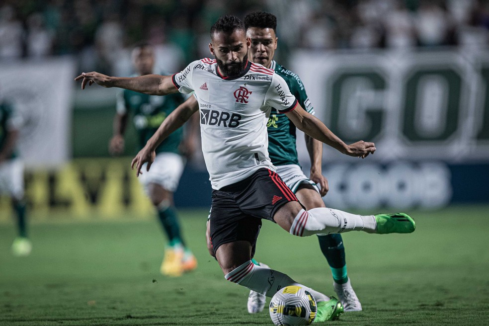 Thiago Maia em Goiás x Flamengo — Foto: Heber Gomes/AGIF