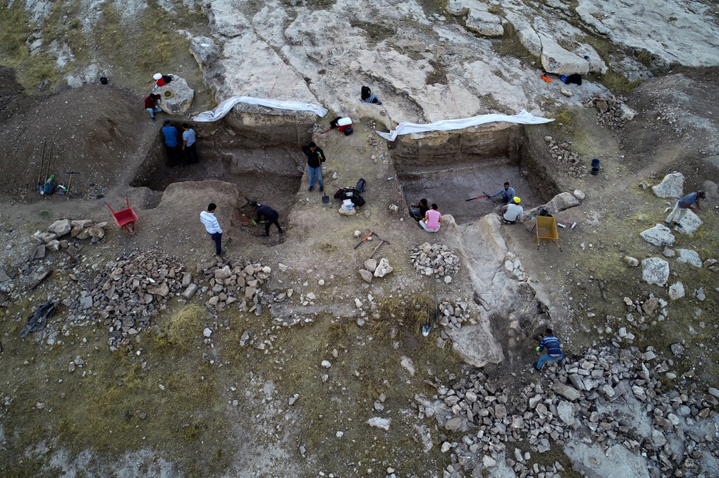 Sítio arqueológico no Iraque onde prensas de vinho de mais de 2.700 anos foram encontradas — Foto: AFP