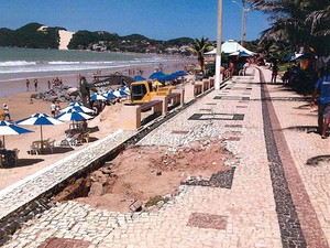 Vistoria do MPF constatou fissuras no calçadão de Ponta Negra (Foto: MPF/Divulgação)