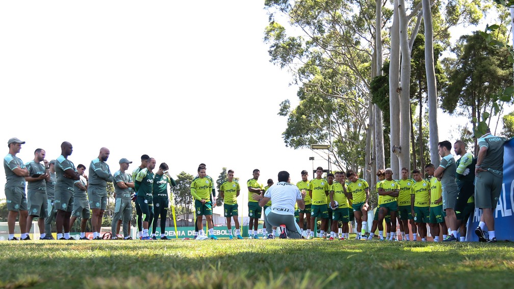 Palmeiras deve rodar elenco antes de sequência de clássicos pelo Paulistão
