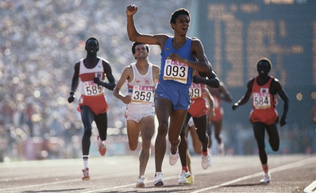 Joaquim Cruz nos Jogos Olímpicos de 1984, em Los Angeles (Foto: Getty Images)