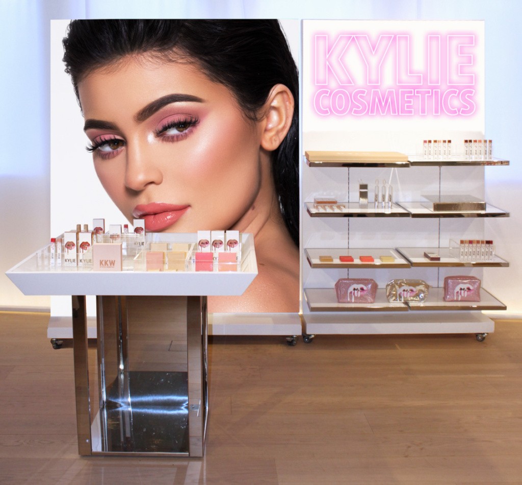 Perspectiva da pop-up da Kylie Cosmetics em uma Topshop (Foto: Divulgação)