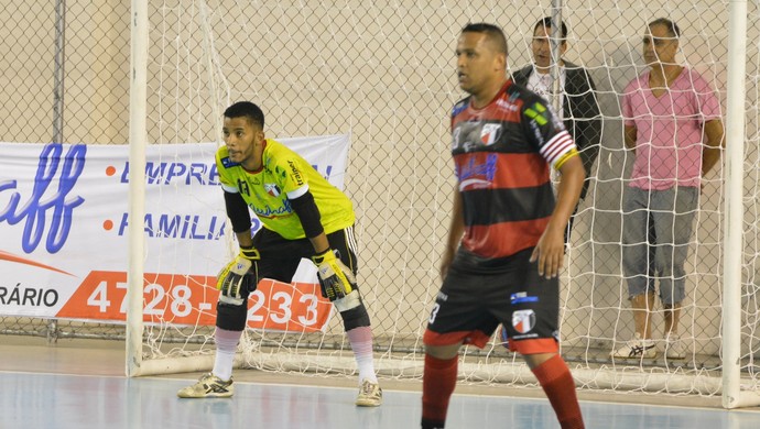 Sinhá goleiro Grêmio Mogiano Futsal (Foto: Cairo Oliveira)