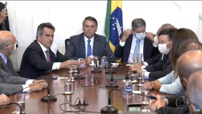 Bolsonaro entrega ao Congresso MP do programa que vai substituir o Bolsa Família