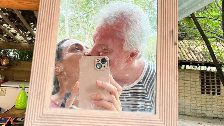 Maria Prata posta clique romântico ao lado de Pedro Bial, que completa 65 anos hoje