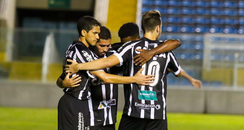 Ceará vence na estreia da Fares Lopes (Foto: Pedro Chaves/FCF)
