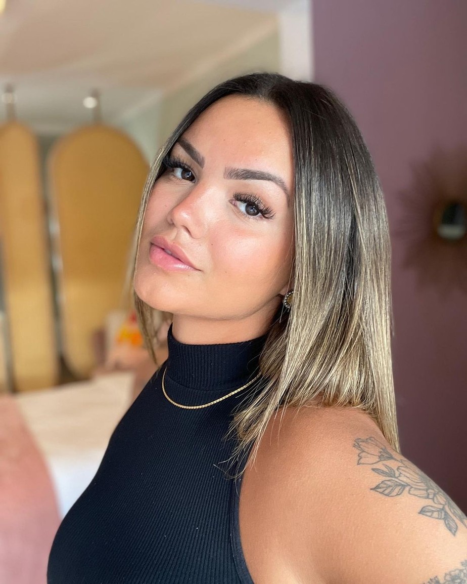 Suzzana Freitas posta selfie e ganha mensagem de Latino
