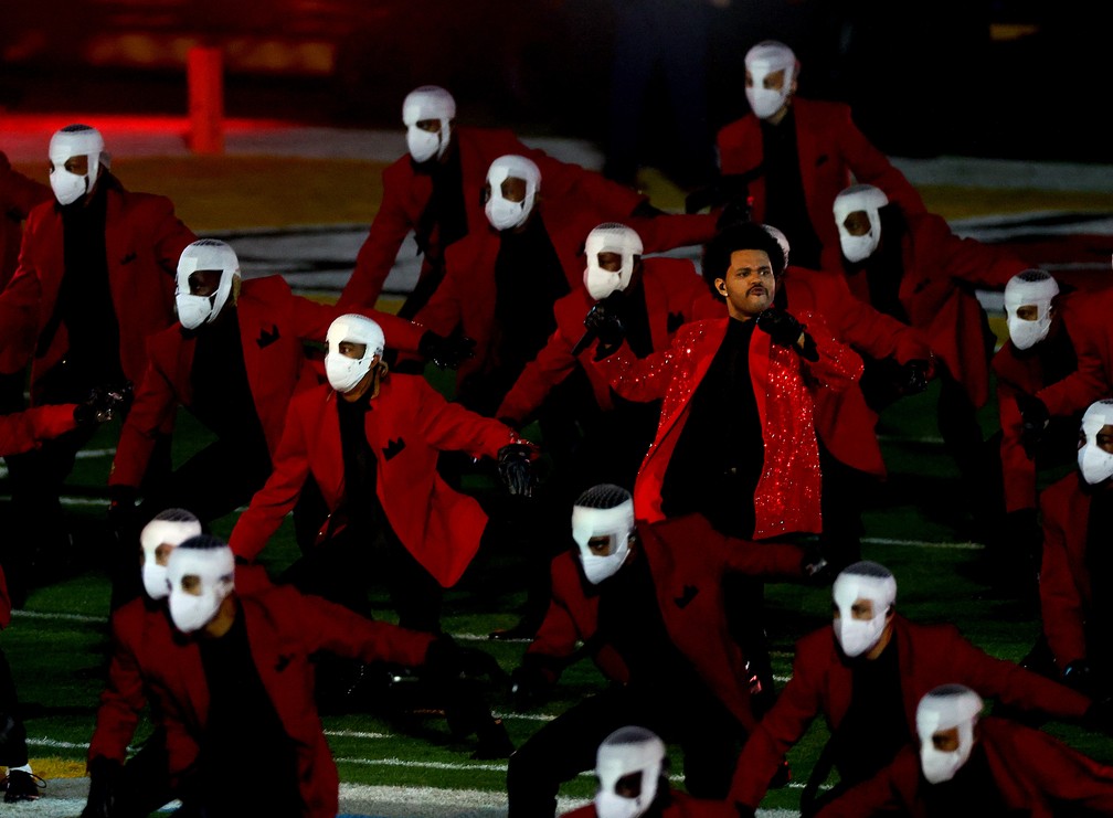 The Weeknd durante show do Super Bowl em Tampa, na Flórida — Foto: Getty Images via AFP