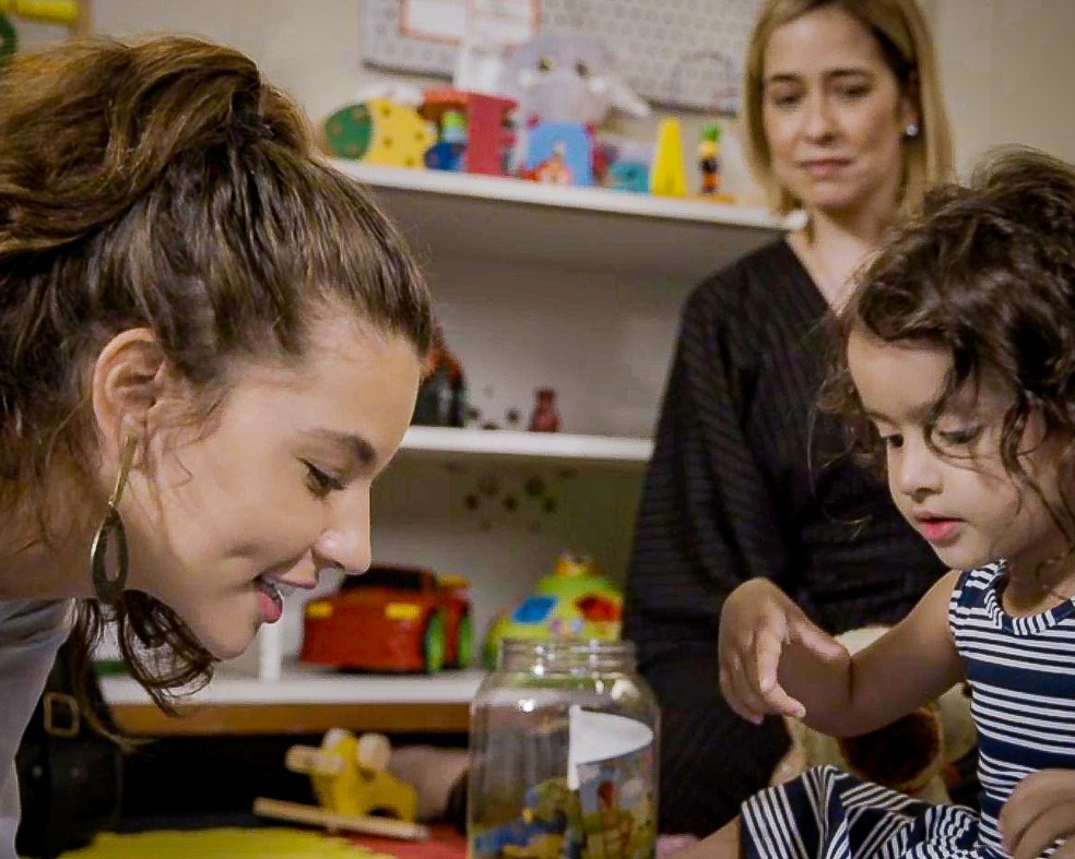 Rita (Alanis Guillen) pergunta se Nina se lembra dela, em 'Malhação - Toda Forma de Amar' — Foto: TV Globo