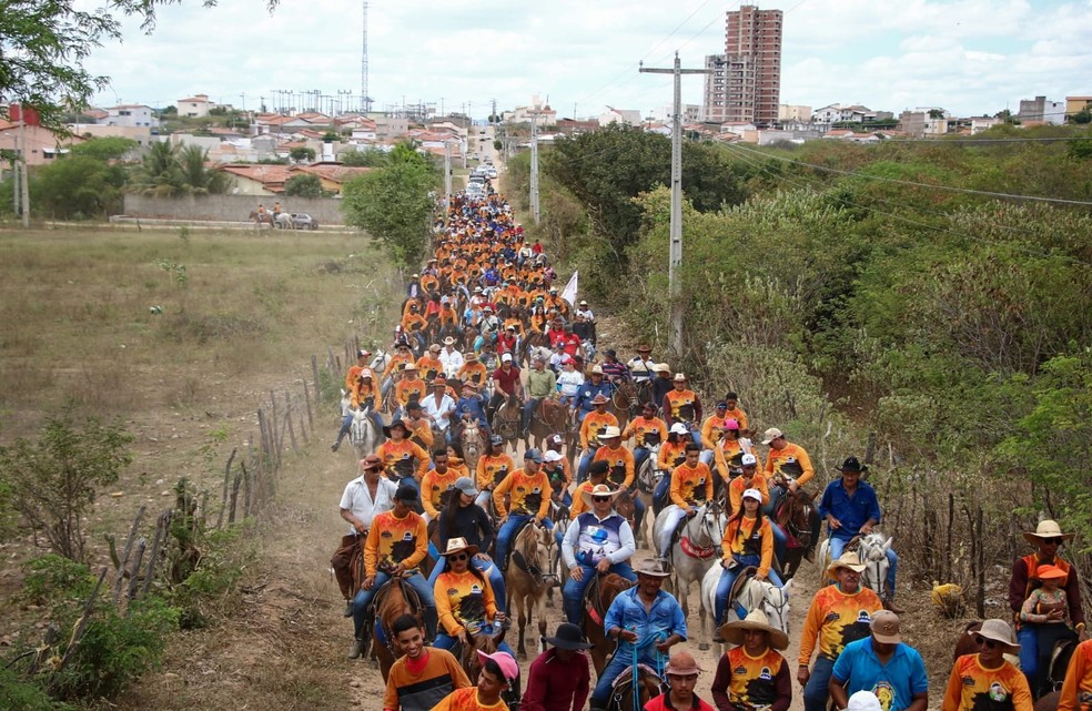 Cavalgada foi um dos eventos iniciais da Finecap em 2022 em Pau dos Ferros — Foto: Cedida