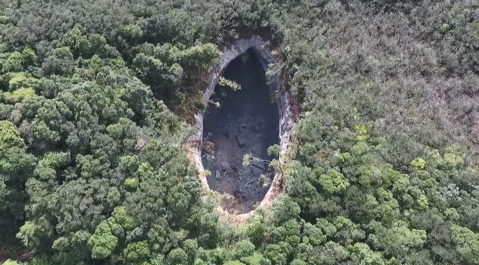 Cratera com cerca de 70m de comprimento foi descoberta na Ilha de Itaparica (Foto: Divulgação/Dow Química)