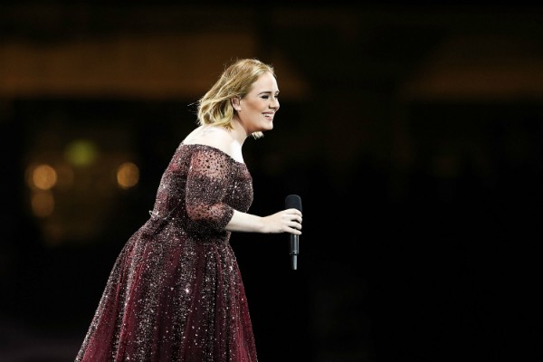 Adele em apresentação em Melbourne, na Austrália (Foto: Getty Images)