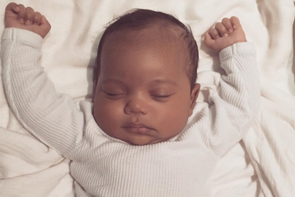 A primeira foto de Saint West, filho de Kim Kardashian e Kanye West (Foto: Instagram)