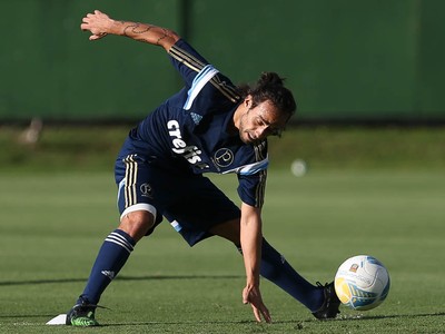 Em negociação com o Palmeiras, Valdivia recebe sondagem do Cruzeiro