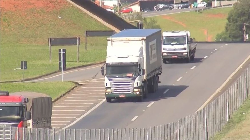 Número de acidentes com caminhões aumenta neste ano em rodovias da região  de Itapetininga | Itapetininga e Região | G1