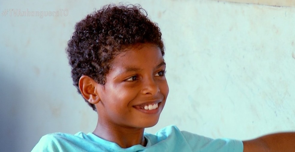 Emanoell sonha ser jogador de futebol — Foto: Reprodução/TV Anhanguera