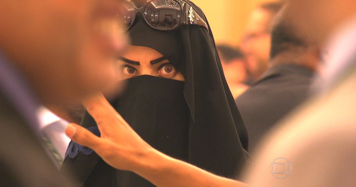 Mulheres votam pela primeira vez em eleições na Arábia Saudita