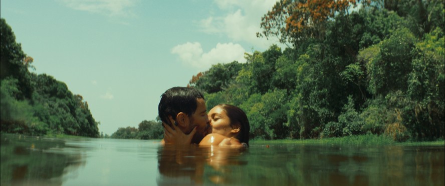 Daniel de Oliveira e Sophie Charlotte em 'O rio do desejo', filme de Sérgio Machado