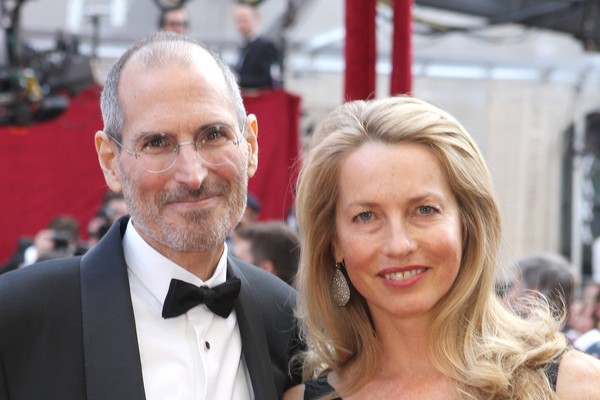 Steve Jobs (1955-2011) e Laurene Powell Jobs em um evento em 2010 (Foto: Getty Images)
