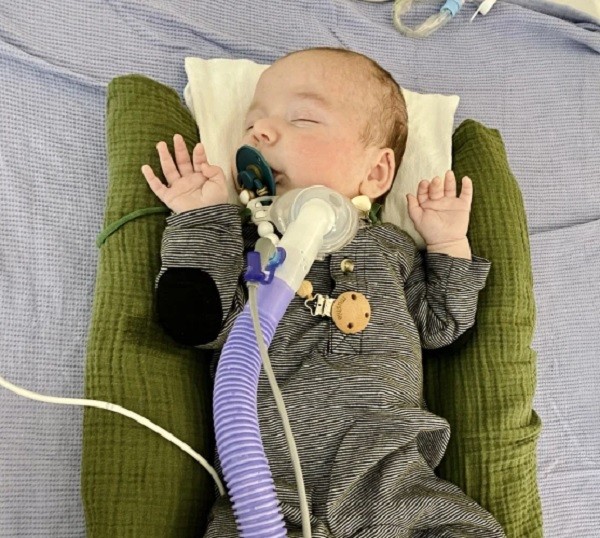 O bebê ainda está no hospital  (Foto: Reprodução Today Parents/)