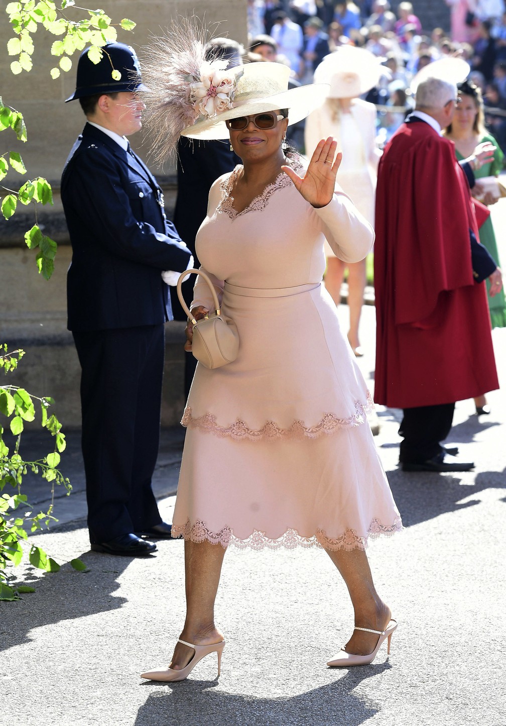 Oprah Winfrey chega à capela de São Jorge, no Castelo de Windsor, para o casamento de Harry e Meghan (Foto: Ian West/pool photo via AP)