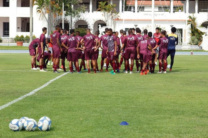 Equipe profissional do Bangu vem treinando no CDA, em Campo dos Afonsos â€” Foto: DivulgaÃ§Ã£o