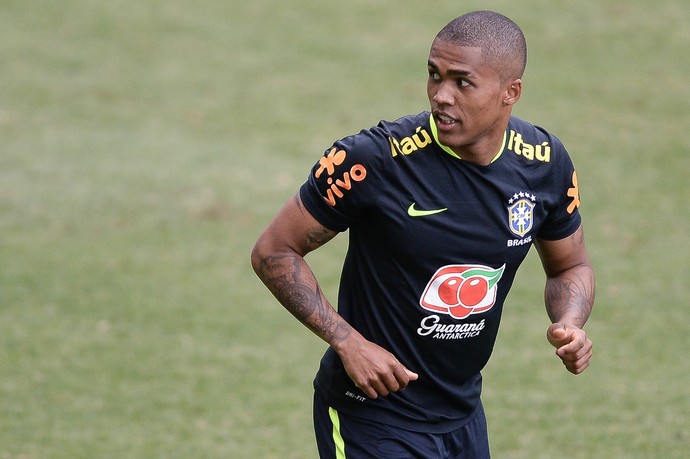 Douglas Costa treino seleção Belo Horizonte (Foto: Pedro Martins / MoWA Press)