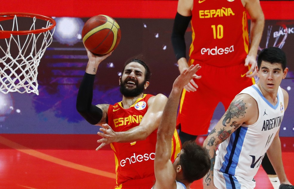 Ricky Rubio em ação pela Espanha contra a Argentina na Copa do Mundo de basquete — Foto: REUTERS/Thomas Peter