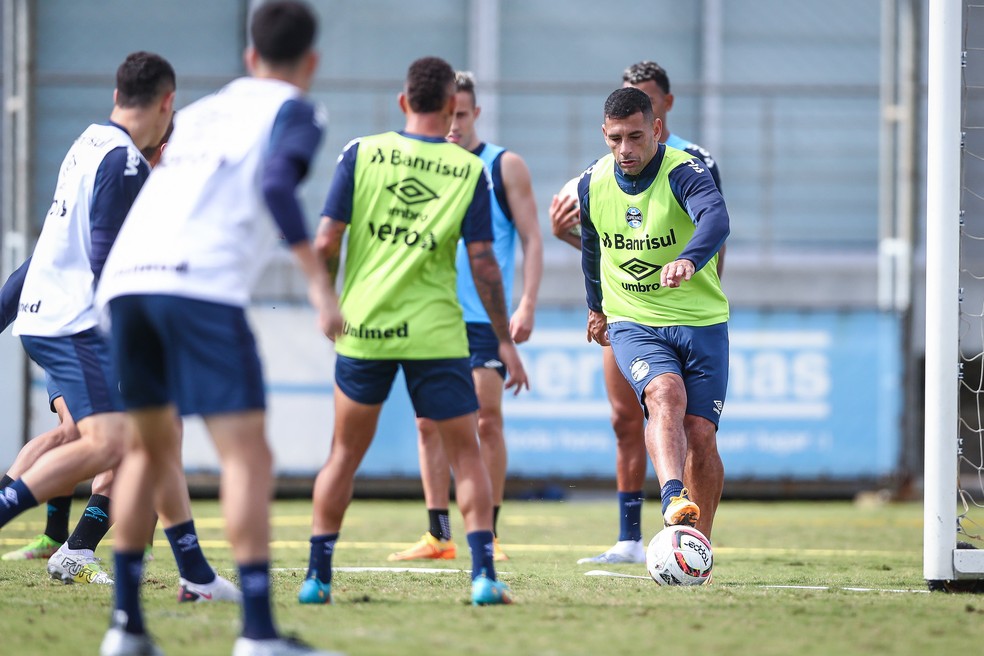 Grêmio busca sua segunda vitória na Série B contra o Operário-PR