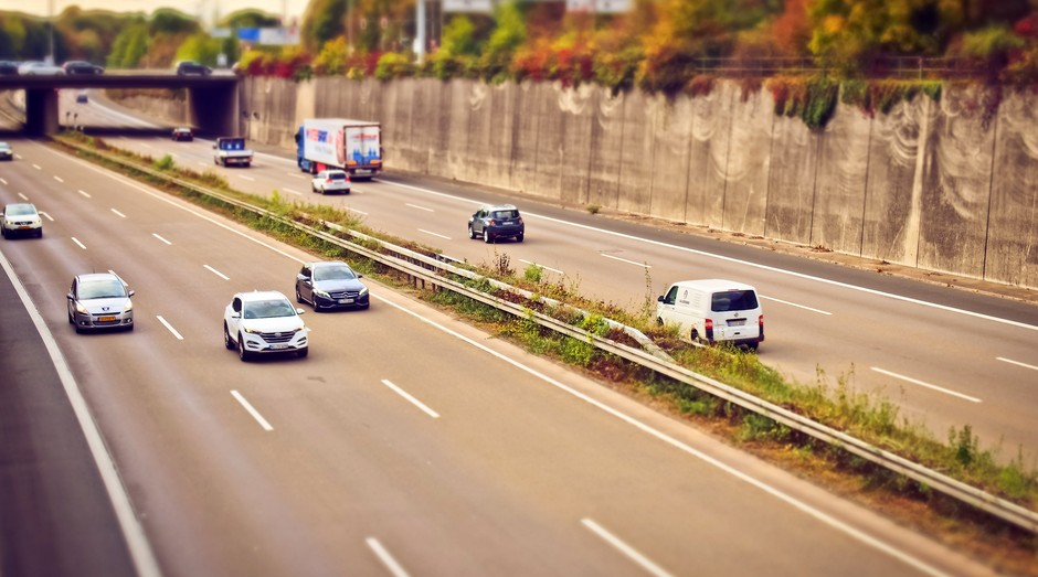 Veículo, carro, estrada, autoestrada, caminhão, trânsito, caminho, trajetória (Foto: Reprodução/Pexel)