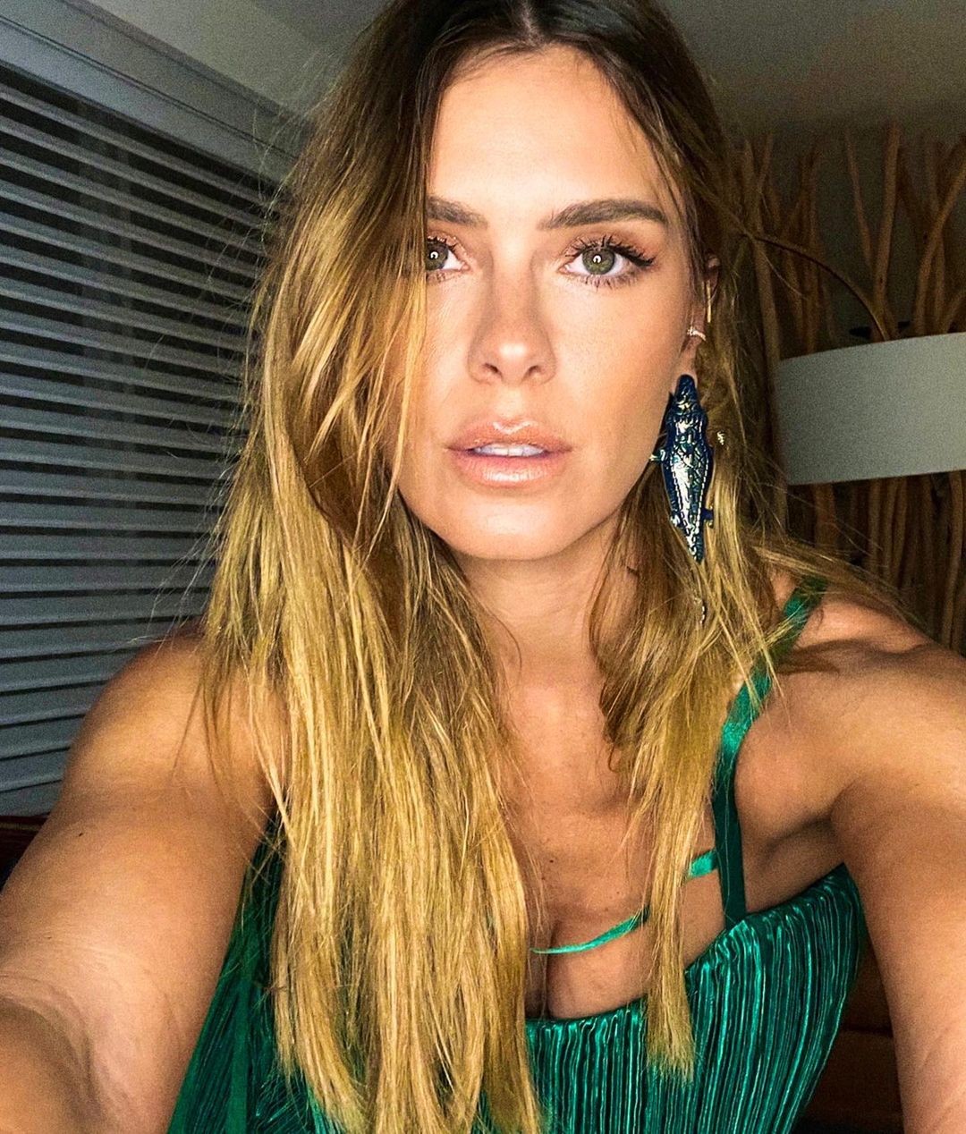 Carolina Dieckmann Posa Estonteante Em Selfie E Deixa Fãs Suspirando Vogue Celebridade