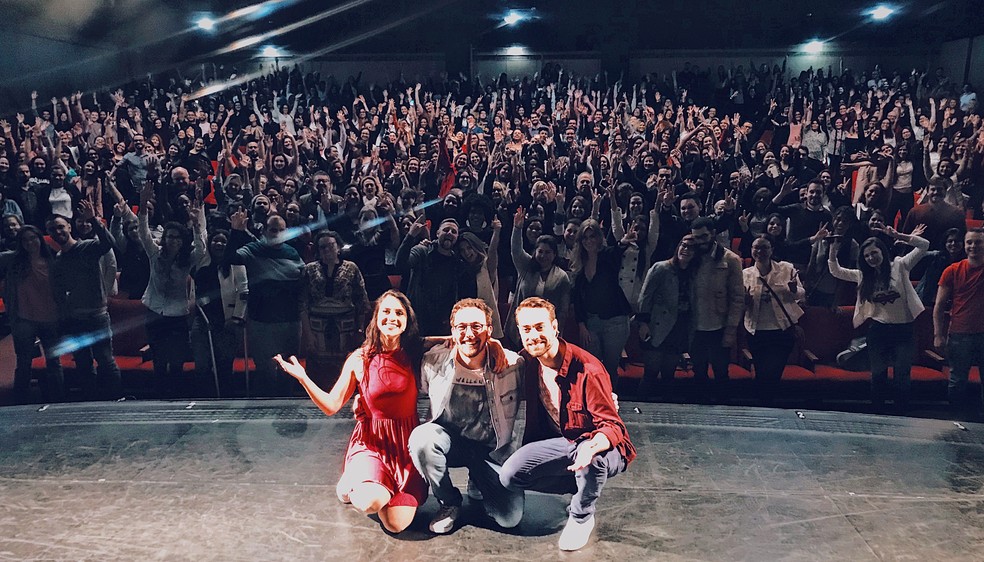 Espetáculo "E aí, sumida?", de Fred Elboni, terá participação de Priscila Castello Branco e Ricardo Gaeta. — Foto: Divulgação.