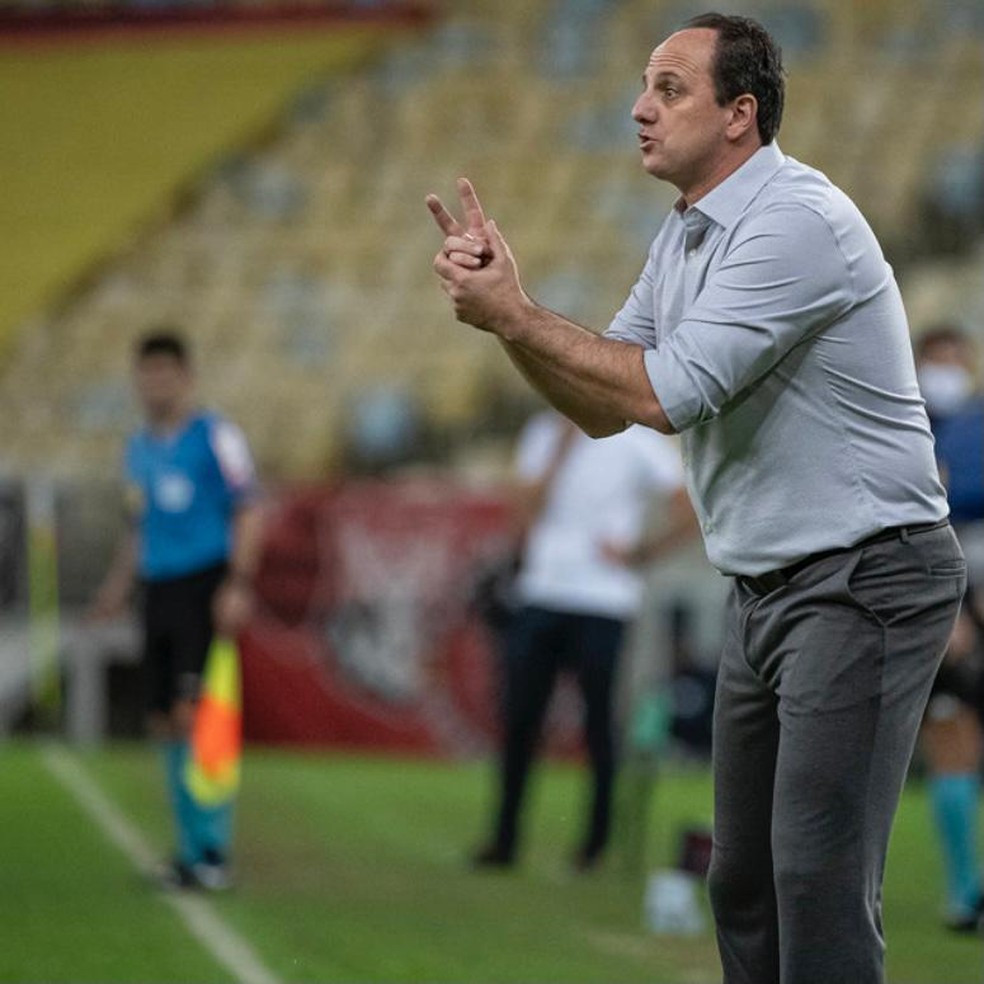 Rogério Ceni na vitória sobre o Fortaleza, no Maracanã — Foto: Alexandre Vidal / CRF