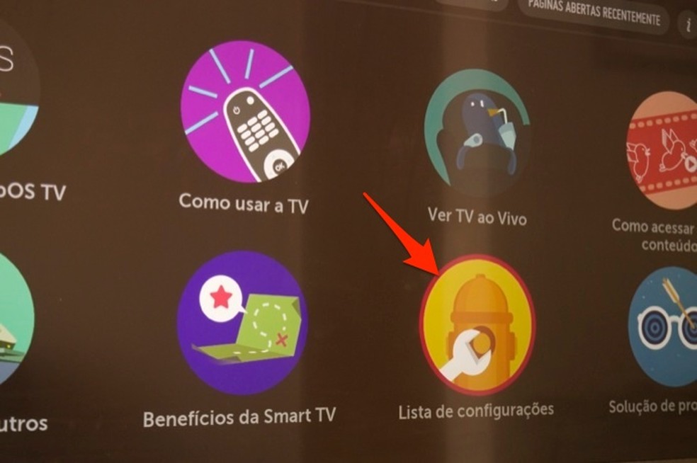 Ação para acessar a lista de configurações de uma smart TV da LG — Foto: Reprodução/Marvin Costa