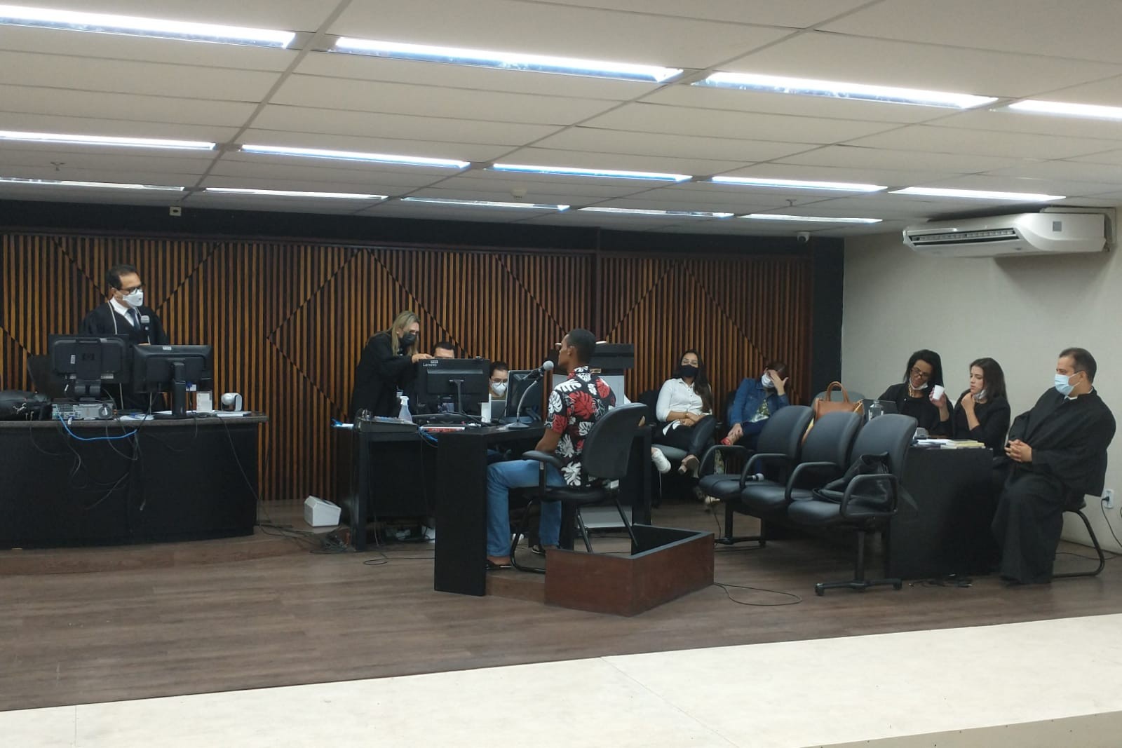 Chacina de Guaxuma: testemunha diz que réu ligou para dizer que tinha encontrado corpos no sítio
