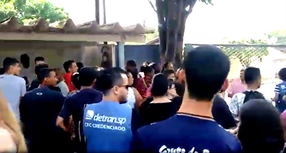 Na semana passada, uma confusão acabou adiando a aplicação das provas: polêmica entre instrutores de autoescolas e examinadores (Foto: Arquivo pessoal)