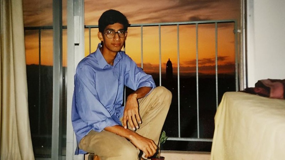 Sundar Pichai em um dormitório da Universidade de Stanford em 1994 — Foto: Sundar Pichai via BBC