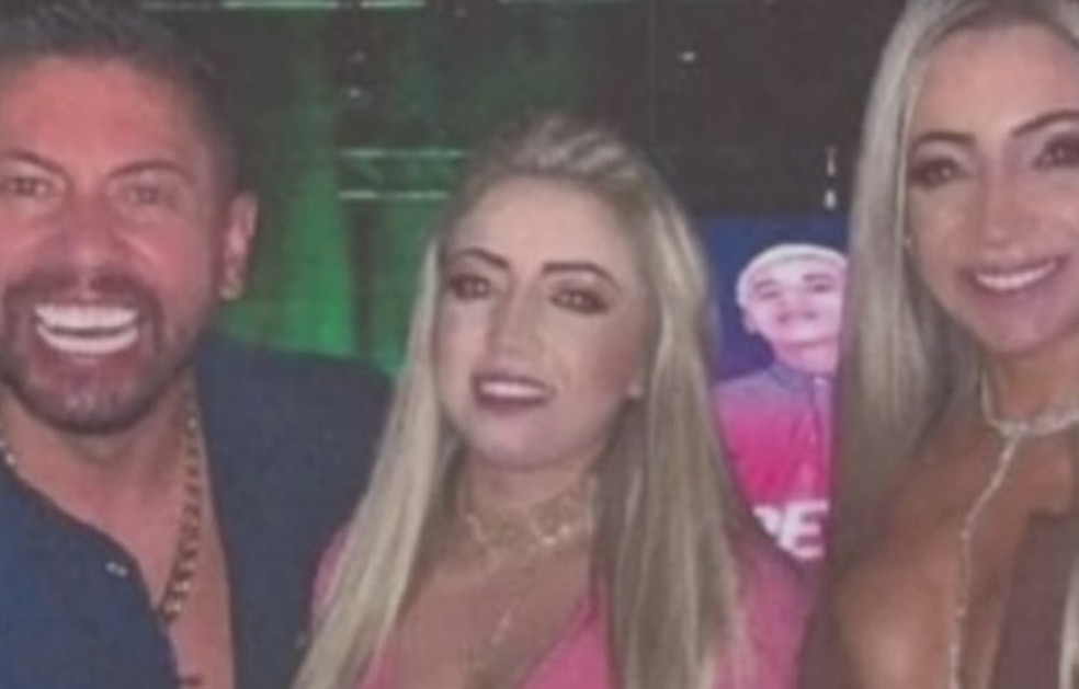 Edison JÃºnior, a filha do casal Allana Brittes, de 18 anos,e  a esposa dele Cristiana Brittes, de 35 anos, estÃ£o presos  â€” Foto: ReproduÃ§Ã£o/TV Globo