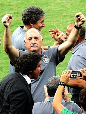 Felipão comemoração Brasil Uruguai (Foto: Reuters)