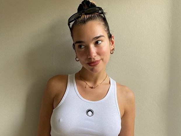 Dua Lipa Se Pronuncia Sobre Polêmica Nacionalista Triste E Com Raiva