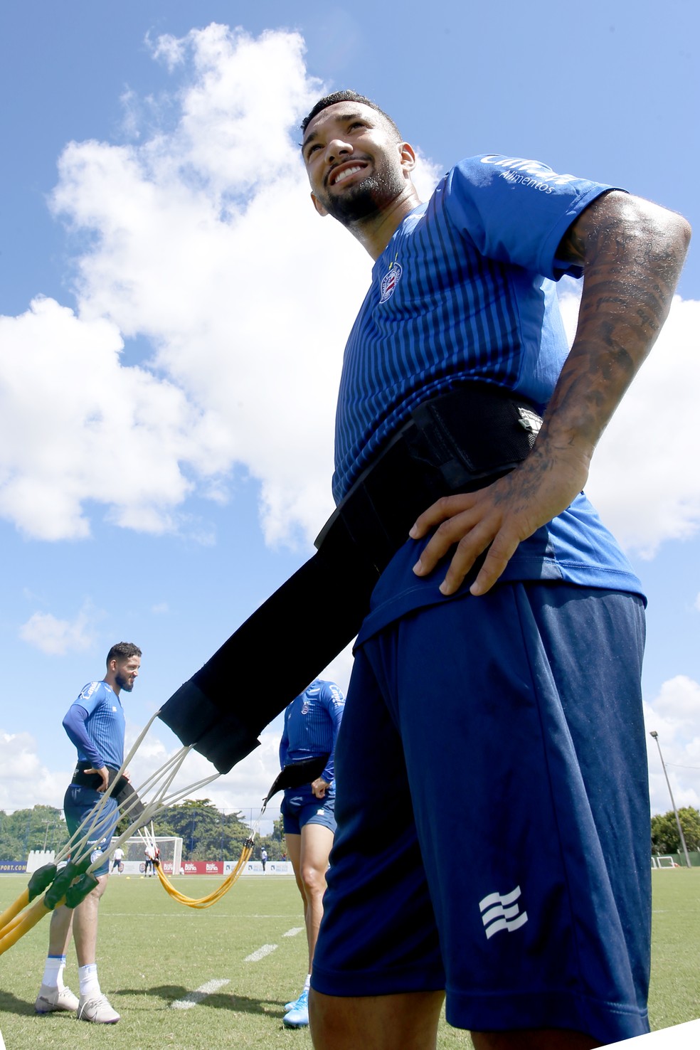 Clayson é ambidestro e pode jogar nas duas pontas — Foto: Felipe Oliveira / EC Bahia / Divulgação