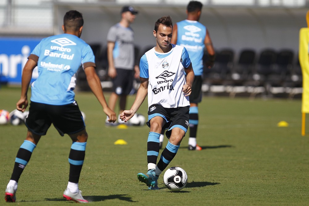 Tontini rescinde com Grêmio e passará a atuar pelo Caxias até o final da temporada