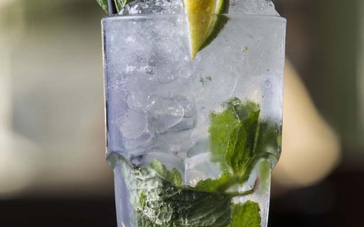 Mojito tradicional é destaque refrescante no menu de drinks do Mascate