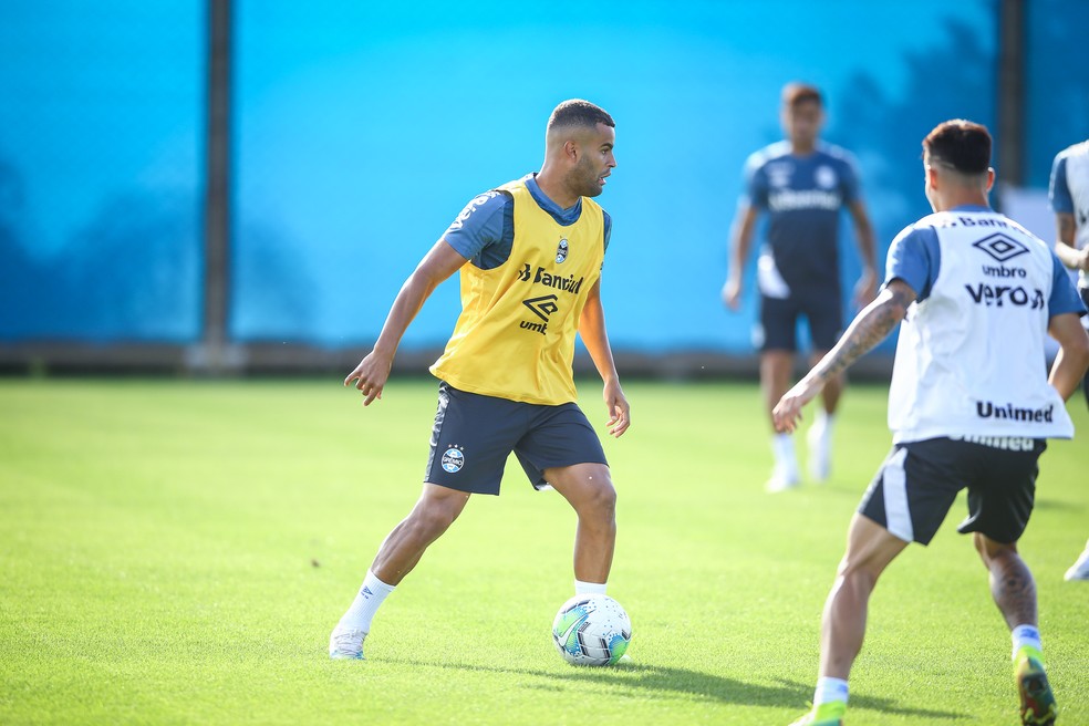 Alisson volta a treinar no Grêmio — Foto: Lucas Uebel/Grêmio