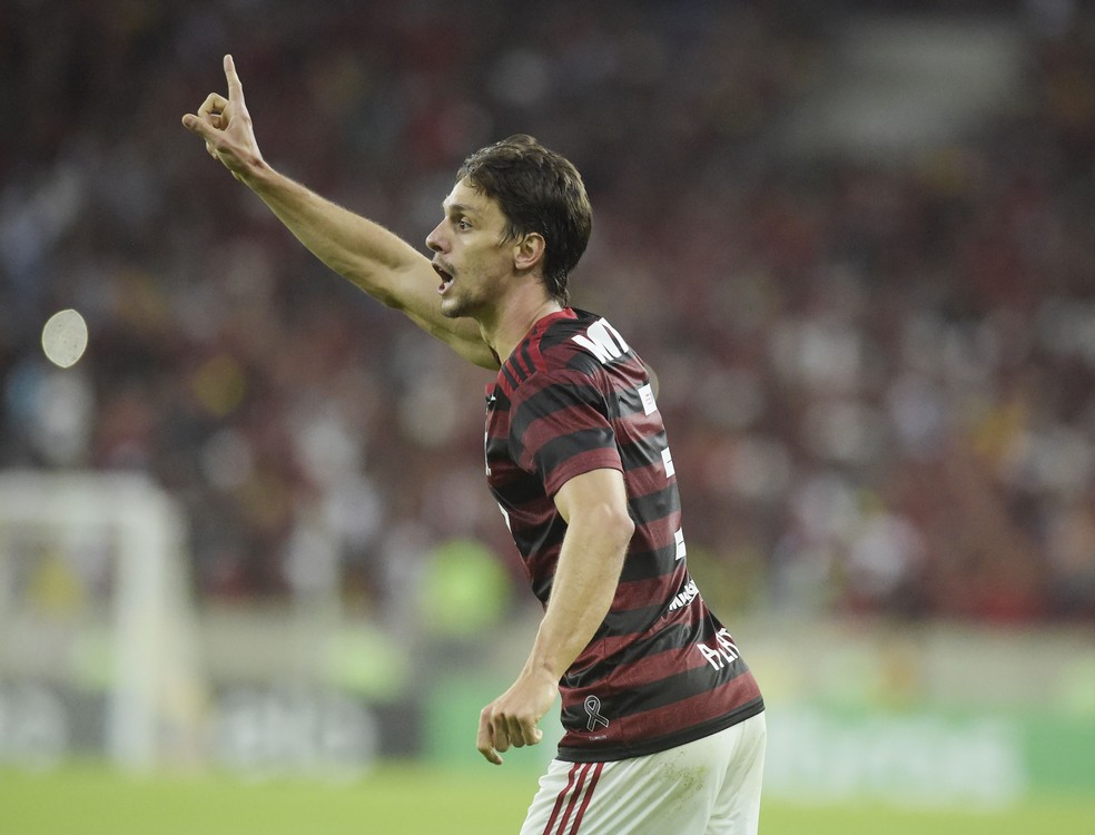 Rodrigo Caio marcou o gol do Flamengo sobre o Corinthians &mdash; Foto: Andr&eacute; Dur&atilde;o/GloboEsporte.com