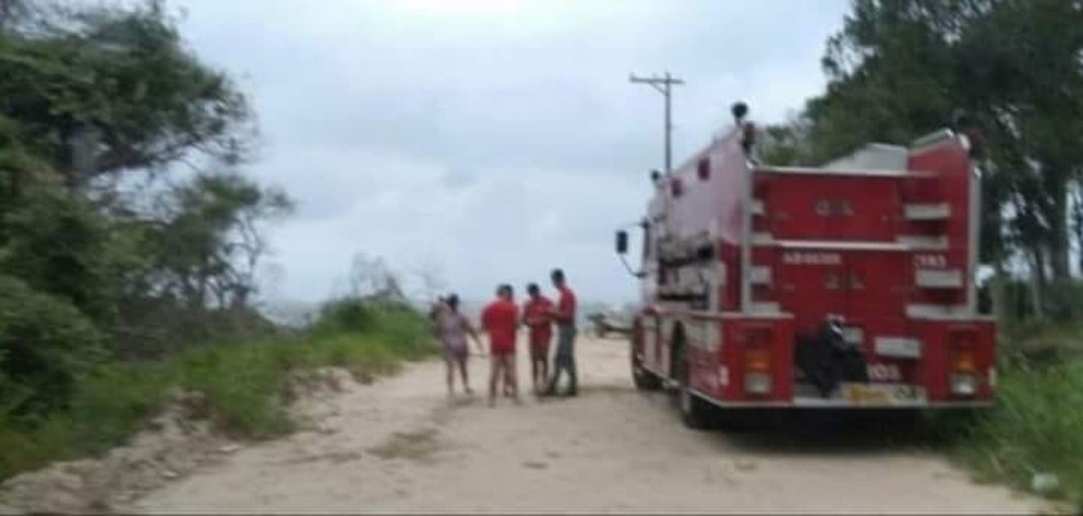 Buscas estão sendo realizadas pelo GBmar em conjunto com o Corpo de Bombeiros. — Foto: Reprodução